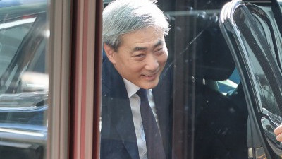 인사청문회 준비 사무실 출근하는 신현송 한국은행 총재 후보자