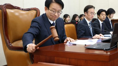 권칠승 행안위원장, 추경 예산안 상정