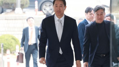 오세훈 시장, 여론조사비 대납 의혹 관련 재판 출석