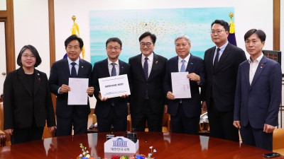 헌법개정안개헌안 발의 앞두고 원내대표들 만난 우원식 의장