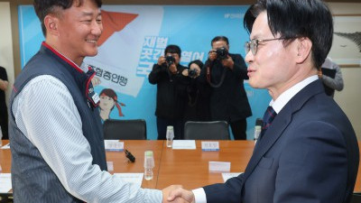 김정관 장관, 민주노총 방문