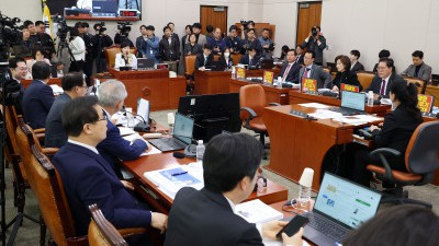 조작기소 국조특위...여야 '신경전'